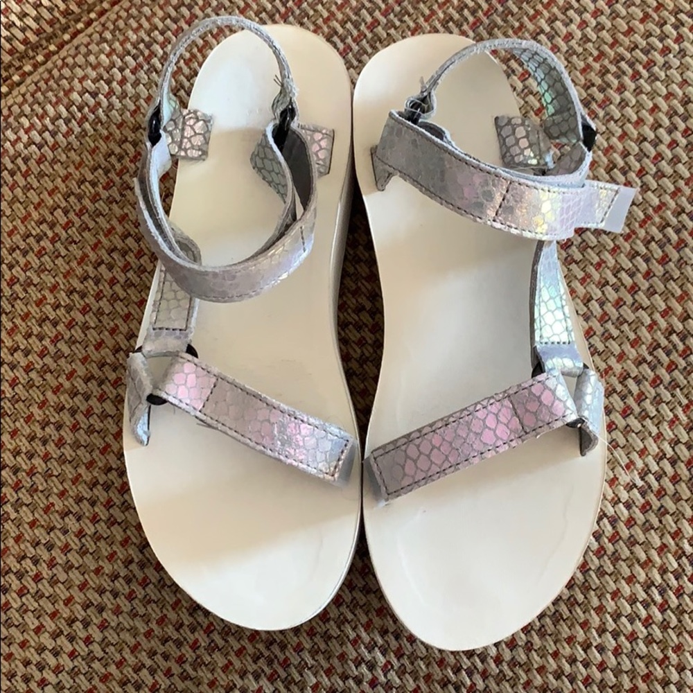 Teva Flatforms size 9